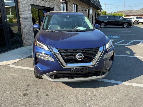 Used 2023 Nissan Rogue SV AWD/4WD image 16