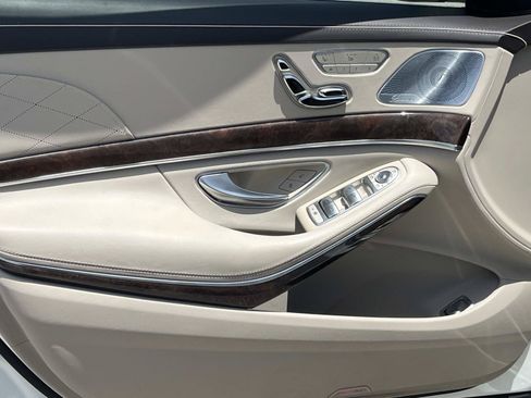 Used 2018 Mercedes-Benz S 560 Sedan image 24