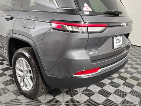 New 2025 Jeep Grand Cherokee Laredo X w/ Trailer Tow Package image 13