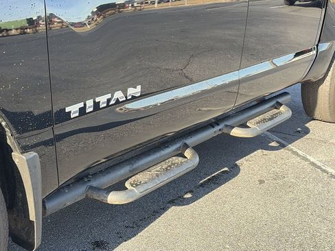 Used 2024 Nissan Titan SV w/ SV Convenience Package image 10