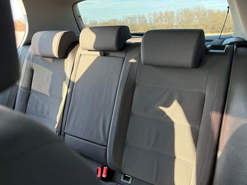 Used 2006 Volkswagen Rabbit 4-Door image 23