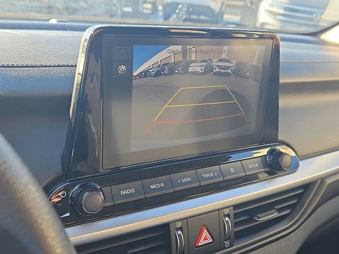 Certified 2023 Kia Forte LXS w/ LXS Technology Package image 19