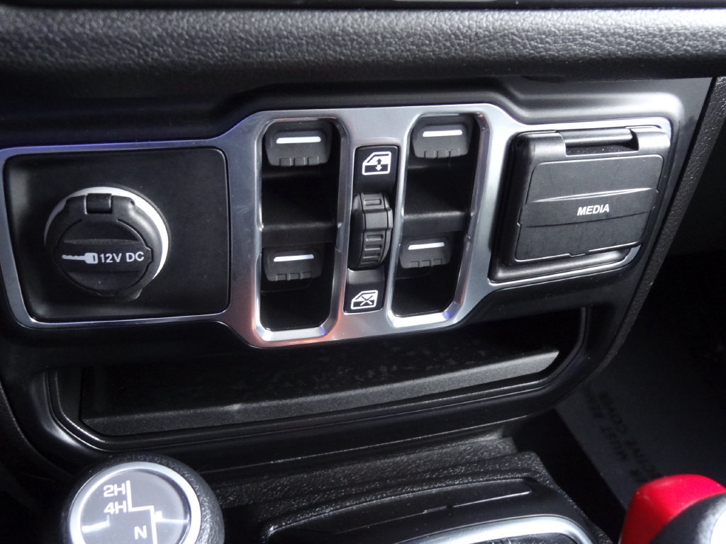 Used 2024 Jeep Wrangler Unlimited Sport AWD/4WD image 33