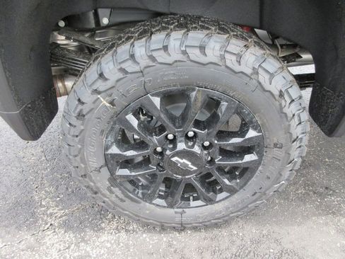 New 2026 Chevrolet Silverado 3500 LT image 12