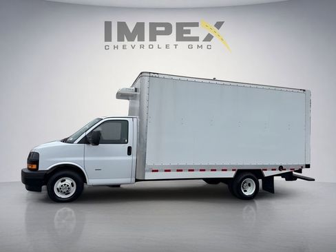 Used 2024 Chevrolet Express 3500 w/ Power Convenience Package RWD image 6