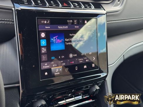 New 2025 Jeep Grand Cherokee L Laredo image 18