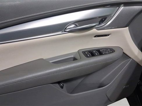 Used 2021 Cadillac XT5 Premium Luxury image 34