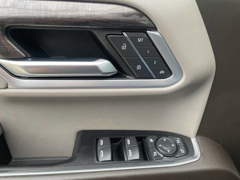 Used 2022 Chevrolet Silverado 1500 LTZ w/ LTZ Convenience Package II image 24