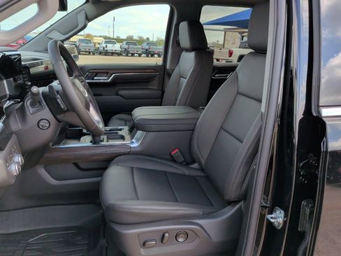 New 2026 GMC Sierra 1500 SLT image 13