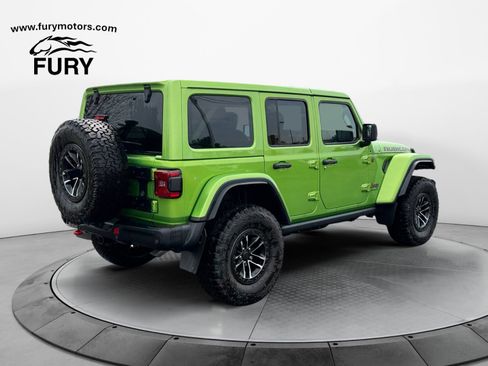 Used 2025 Jeep Wrangler Unlimited Rubicon AWD/4WD image 3