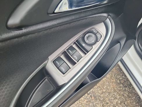 Used 2016 Chevrolet Malibu LT FWD image 14