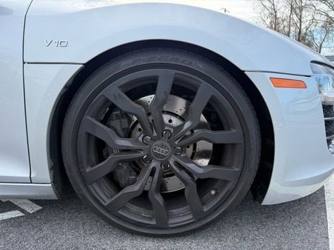 Used 2011 Audi R8 V10 image 14