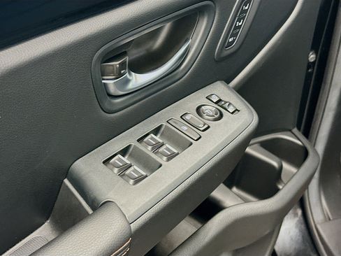 Used 2025 Honda Pilot TrailSport image 15