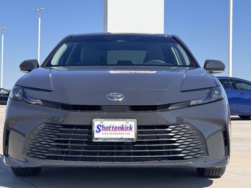 Used 2025 Toyota Camry LE FWD image 7