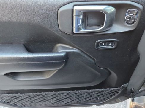 Used 2021 Jeep Wrangler Unlimited Rubicon 4xe w/ Steel Bumper Group image 11