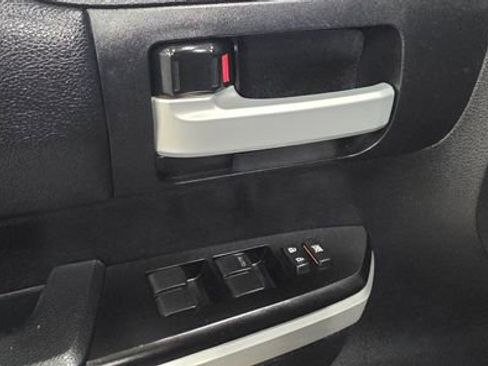 Used 2017 Toyota Tundra SR5 w/ TRD Off Road Package image 12