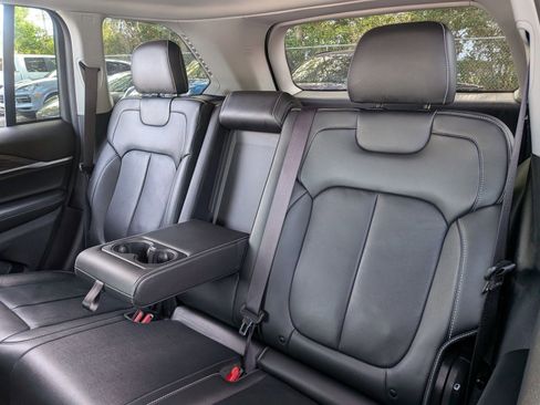 Used 2022 Jeep Grand Cherokee Limited image 16