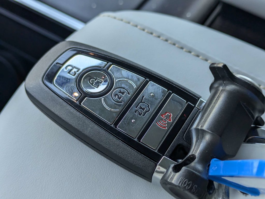 New 2027 Lincoln Navigator Black Label w/ Black Label Special Edition AWD/4WD image 32