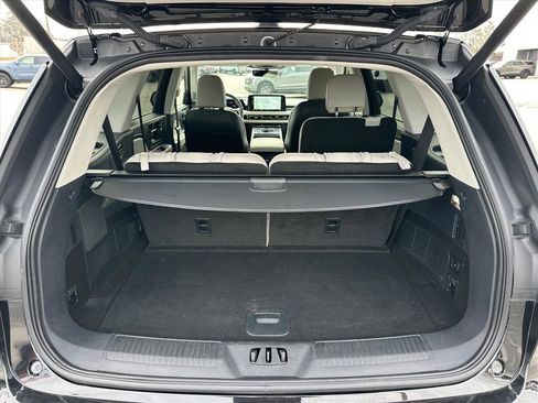 Used 2025 Lincoln Aviator AWD w/ Jet Appearance Package image 28