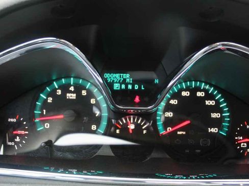 Used 2017 Chevrolet Traverse LT image 16