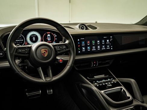 Certified 2024 Porsche Cayenne Turbo GT image 4