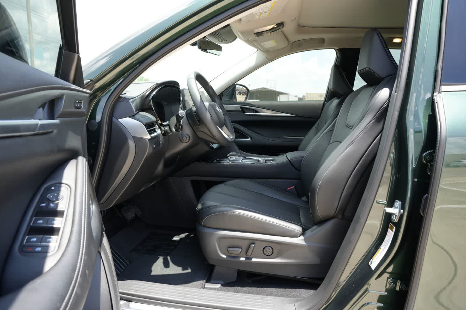 Certified 2026 INFINITI QX60 Luxe w/ Cargo Package FWD image 15