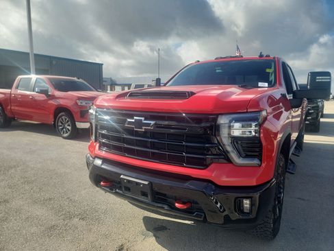 Used 2025 Chevrolet Silverado 2500 LT w/ Trail Boss Package AWD/4WD image 11