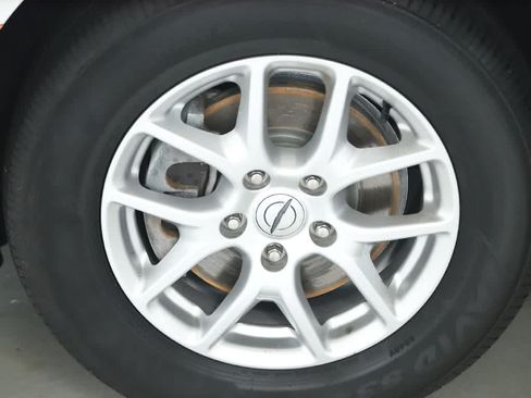 Used 2023 Chrysler Pacifica Touring-L FWD image 34