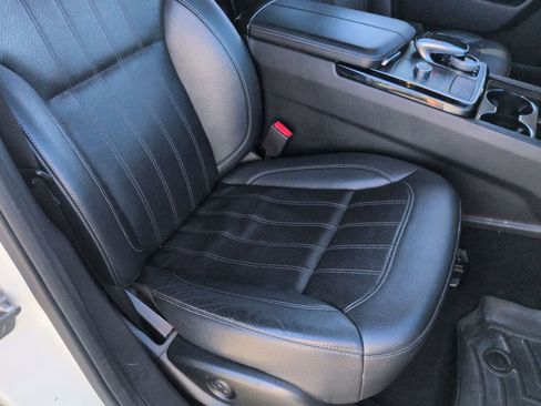 Used 2017 Mercedes-Benz GLS 450 4MATIC image 13