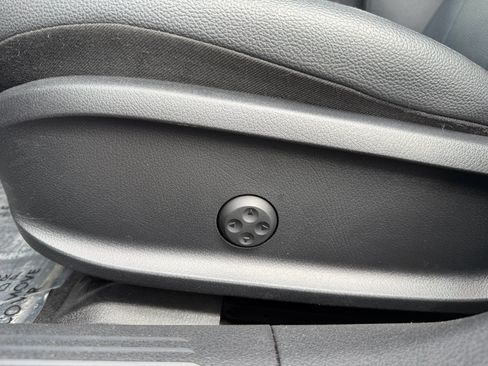 Used 2025 Mercedes-Benz CLA 250 image 14