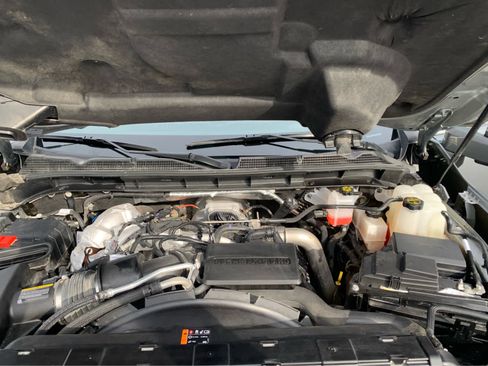 Used 2024 GMC Sierra 2500 SLT w/ SLT Premium Package image 8