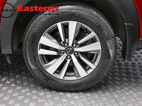 Used 2023 Nissan Pathfinder SL w/ Lighting Package (N92) AWD/4WD image 8