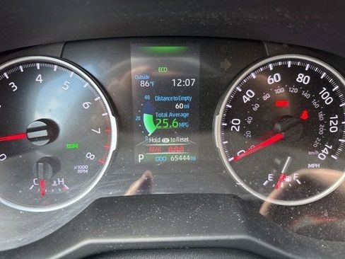 Used 2021 Toyota RAV4 XLE Premium FWD image 9