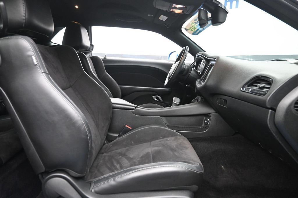Used 2018 Dodge Challenger GT w/ GT Interior Package AWD/4WD image 9