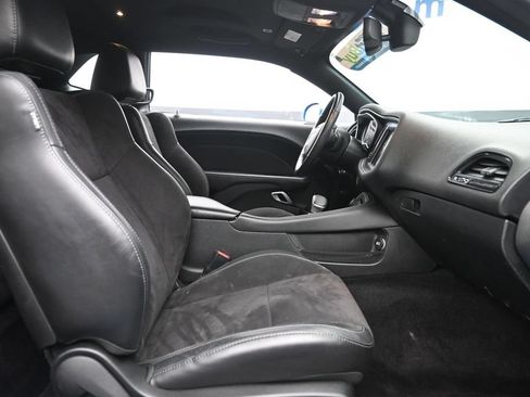 Used 2018 Dodge Challenger GT w/ GT Interior Package AWD/4WD image 9