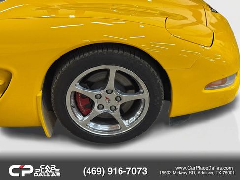 Used 2000 Chevrolet Corvette Coupe w/ Roof Pkg RWD image 25