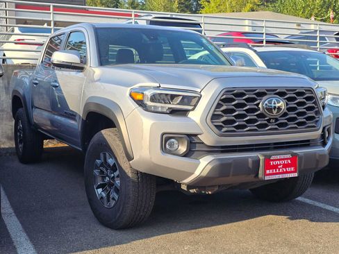 Certified 2021 Toyota Tacoma TRD Off-Road w/ TRD Premium Off Road Package AWD/4WD image 3