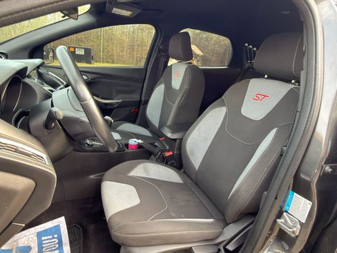 Used 2017 Ford Focus ST FWD image 10