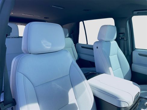 Used 2025 Chevrolet Tahoe Premier image 23