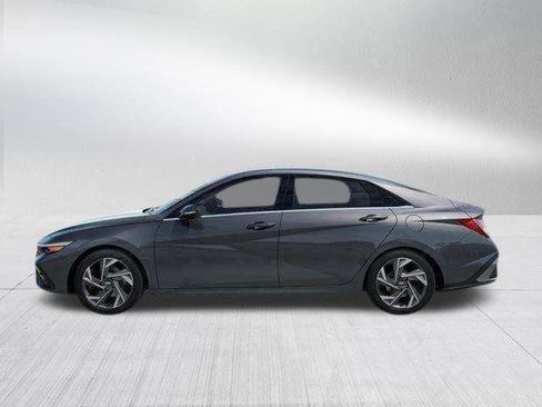 New 2026 Hyundai Elantra Limited FWD image 3