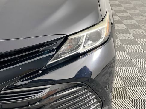 Used 2019 Toyota Camry LE image 9