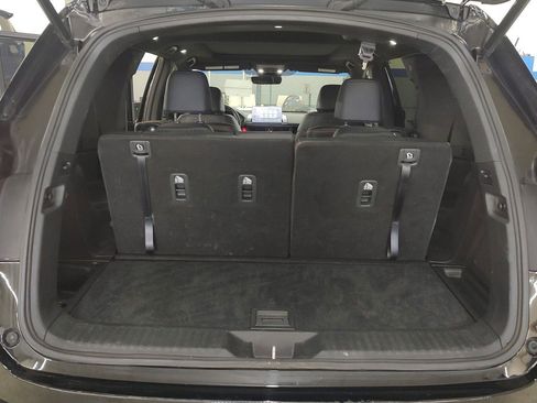 Used 2025 Honda Pilot TrailSport image 27