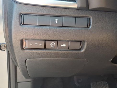 Used 2023 Nissan Rogue SL w/ SL Premium Package FWD image 18