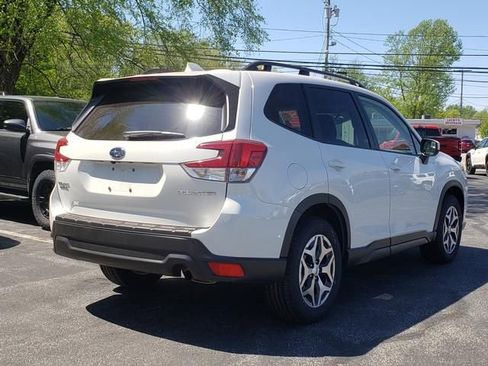 Used 2023 Subaru Forester Premium AWD/4WD image 3