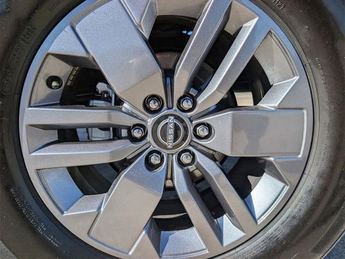 Certified 2025 Nissan Frontier SV image 7