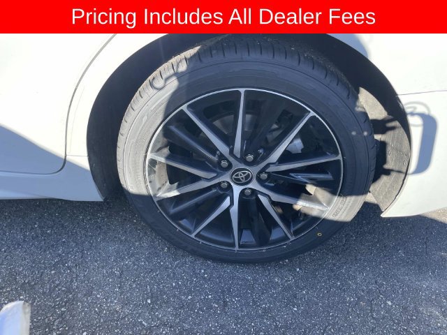 Used 2024 Toyota Camry SE w/ Convenience Package FWD image 4