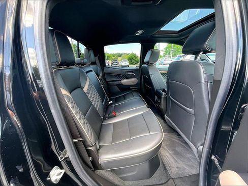 Used 2025 GMC Canyon Denali AWD/4WD image 14