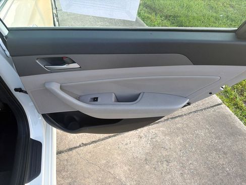 Used 2018 Hyundai Sonata SEL w/ Tech Package 02 FWD image 29