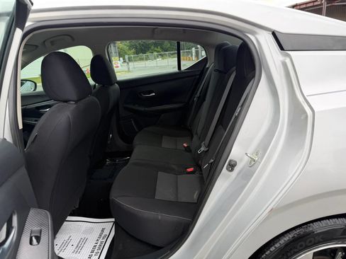 Used 2021 Nissan Sentra SV FWD image 3