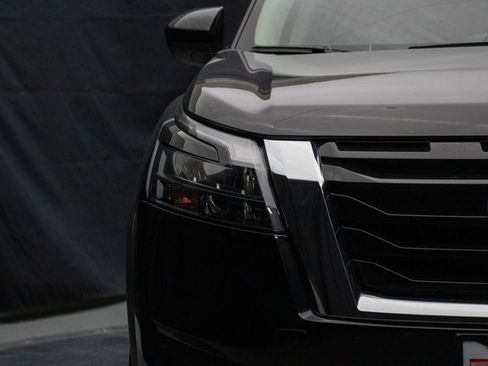 Used 2023 Nissan Pathfinder S w/ Cargo Package image 5